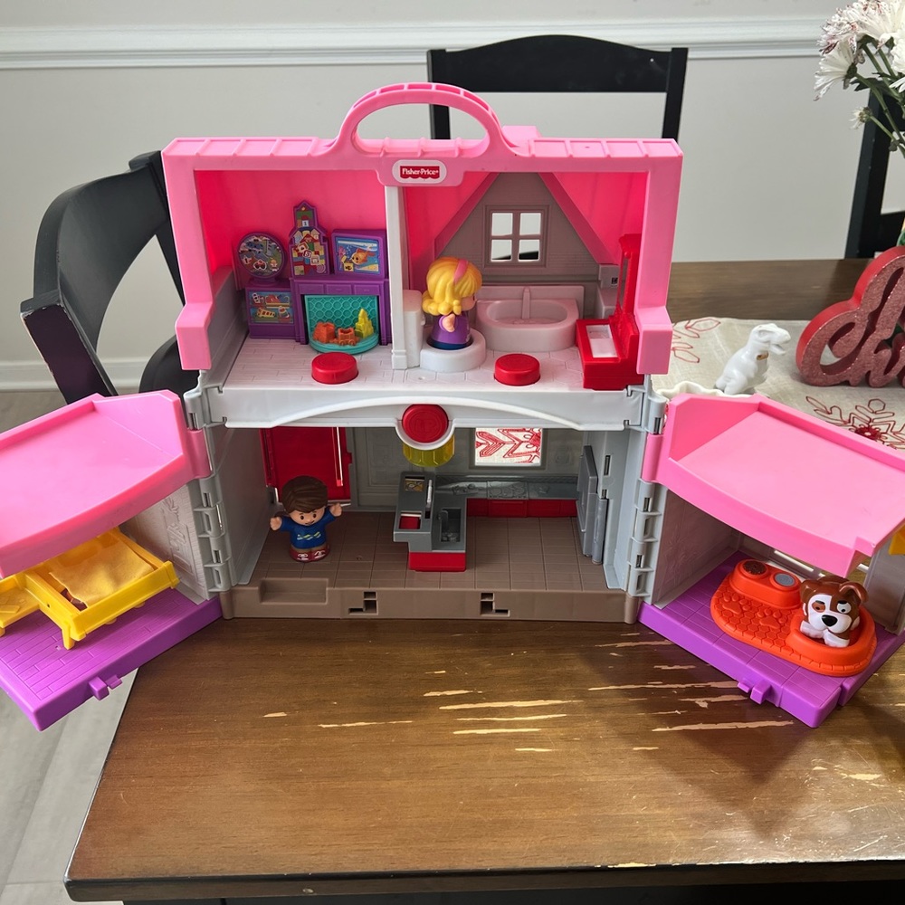 Fisher Price Little People Dollhouse